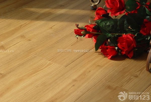 裝修公司負責的半包材料清單：地板裝修材料。