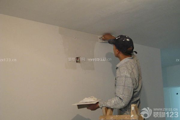 室內墻面裝修流程——刷底漆