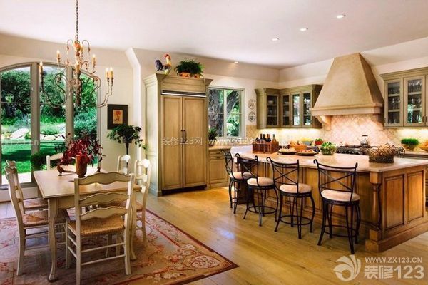 開放式小廚房裝修風(fēng)格